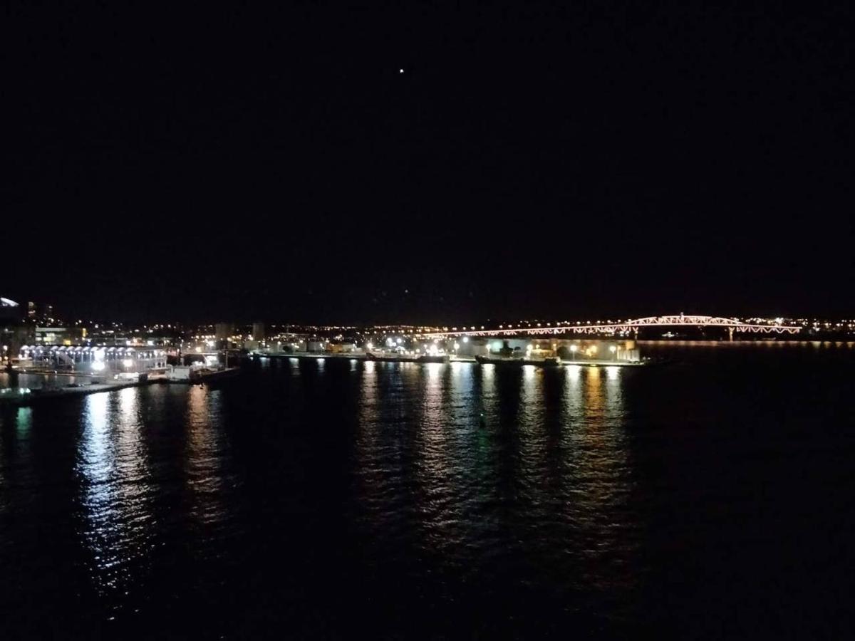 Qv Waterfront Apt With Ac Wifi And Parking Auckland Eksteriør billede
